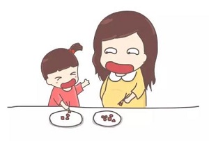 小鸡吃米
